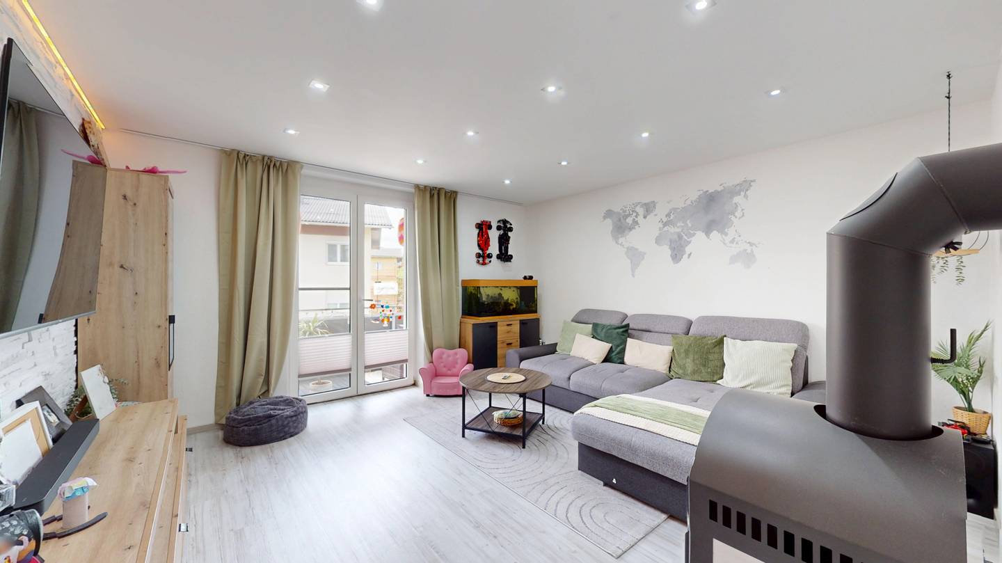 Modernized 3 Room Apartment with Balcony and Stove