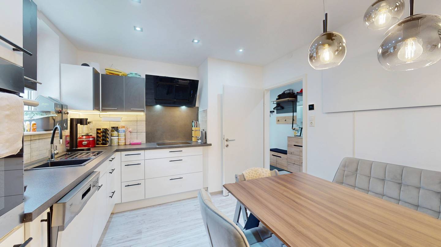 Modernized 3 Room Apartment with Balcony and Stove
