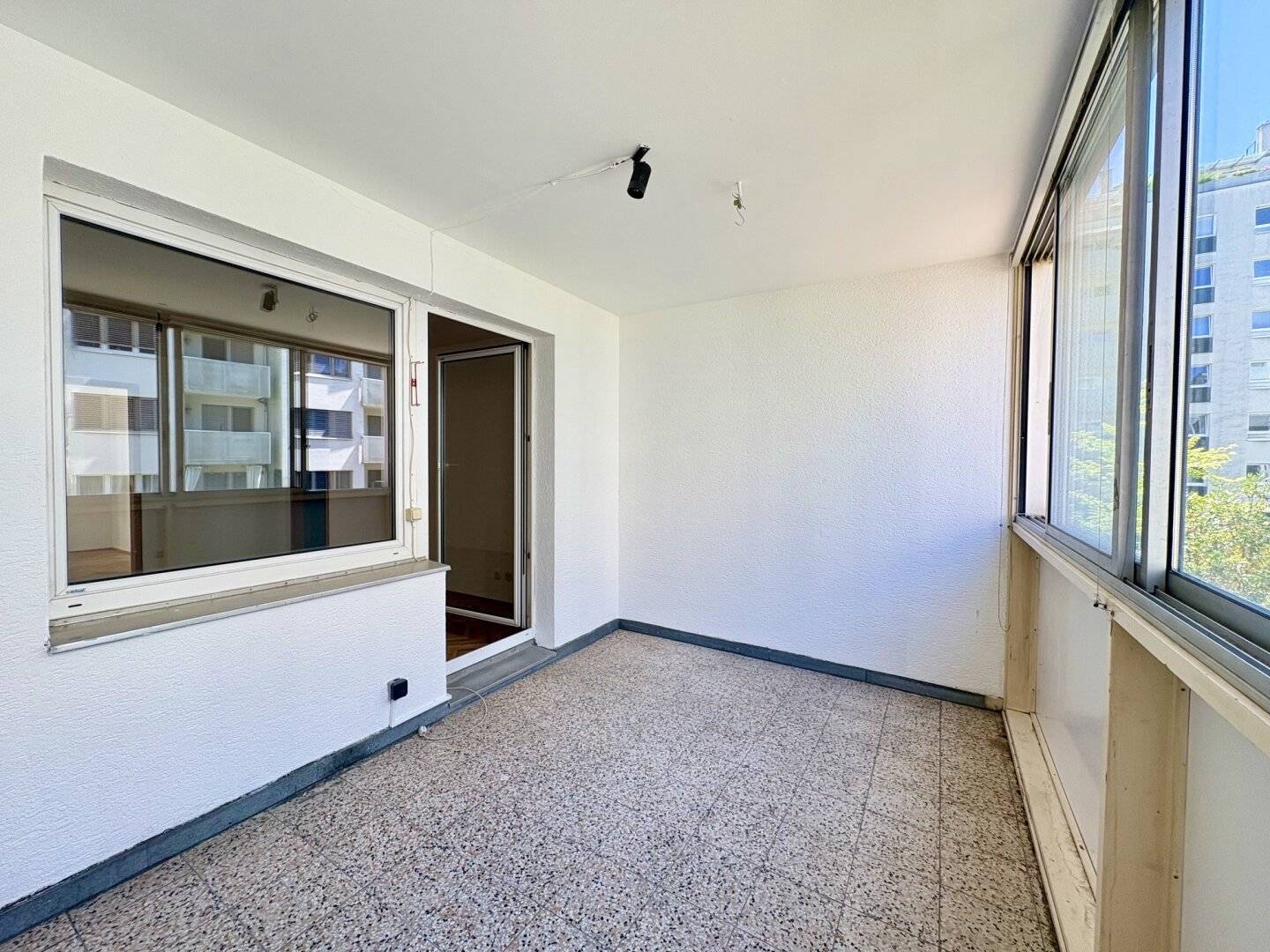 5 Zimmer Wohnung mit Loggia nahe Schlossquadrat