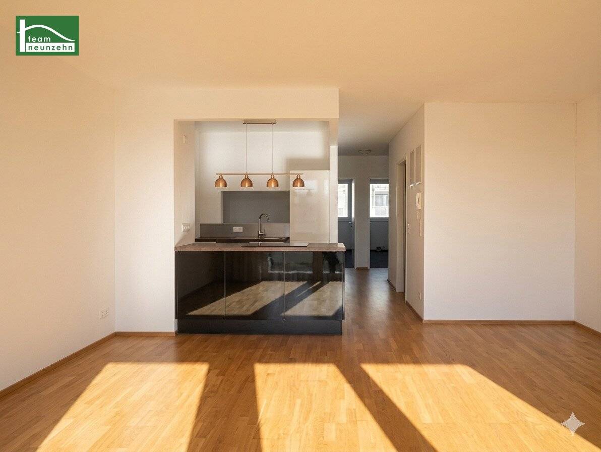 Modern 4-room attic apartment with loggia &amp; terrace in Liesing