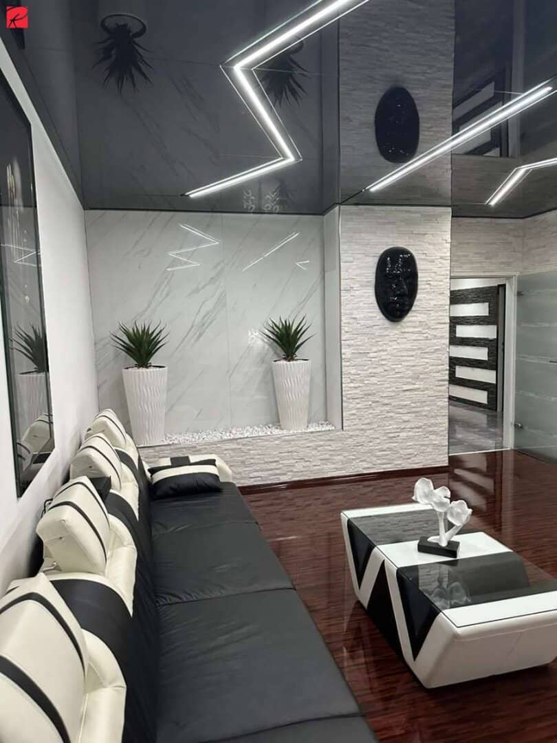 Modernisierte Wohnung mit Balkon und Stellplatz