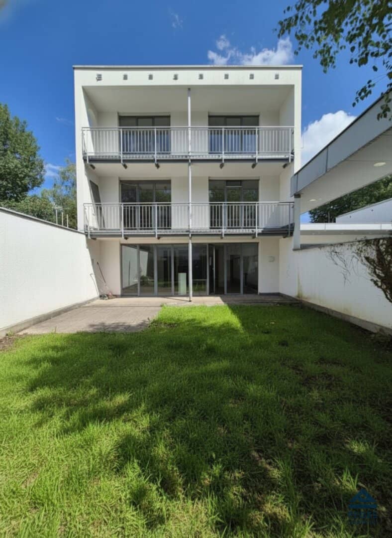 Vielseitig nutzbares Gewerbeobjekt mit Balkon und Terrasse