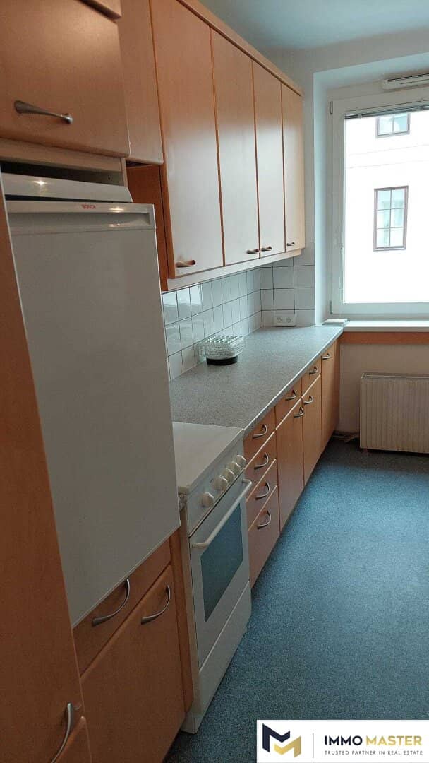 Helle Etagenwohnung mit Südbalkon und Stadtblick