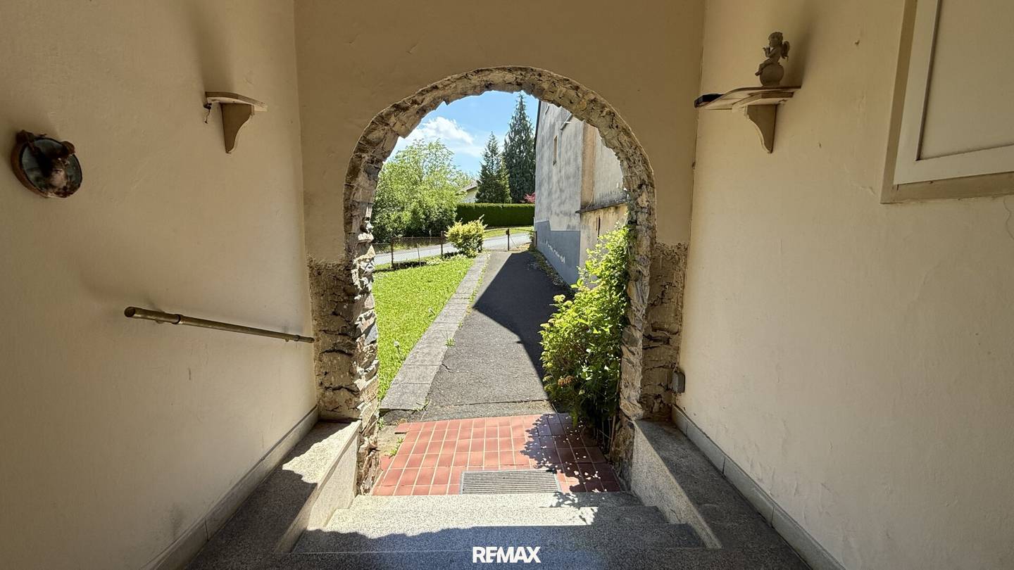 Charmantes Einfamilienhaus mit Garten und Garage
