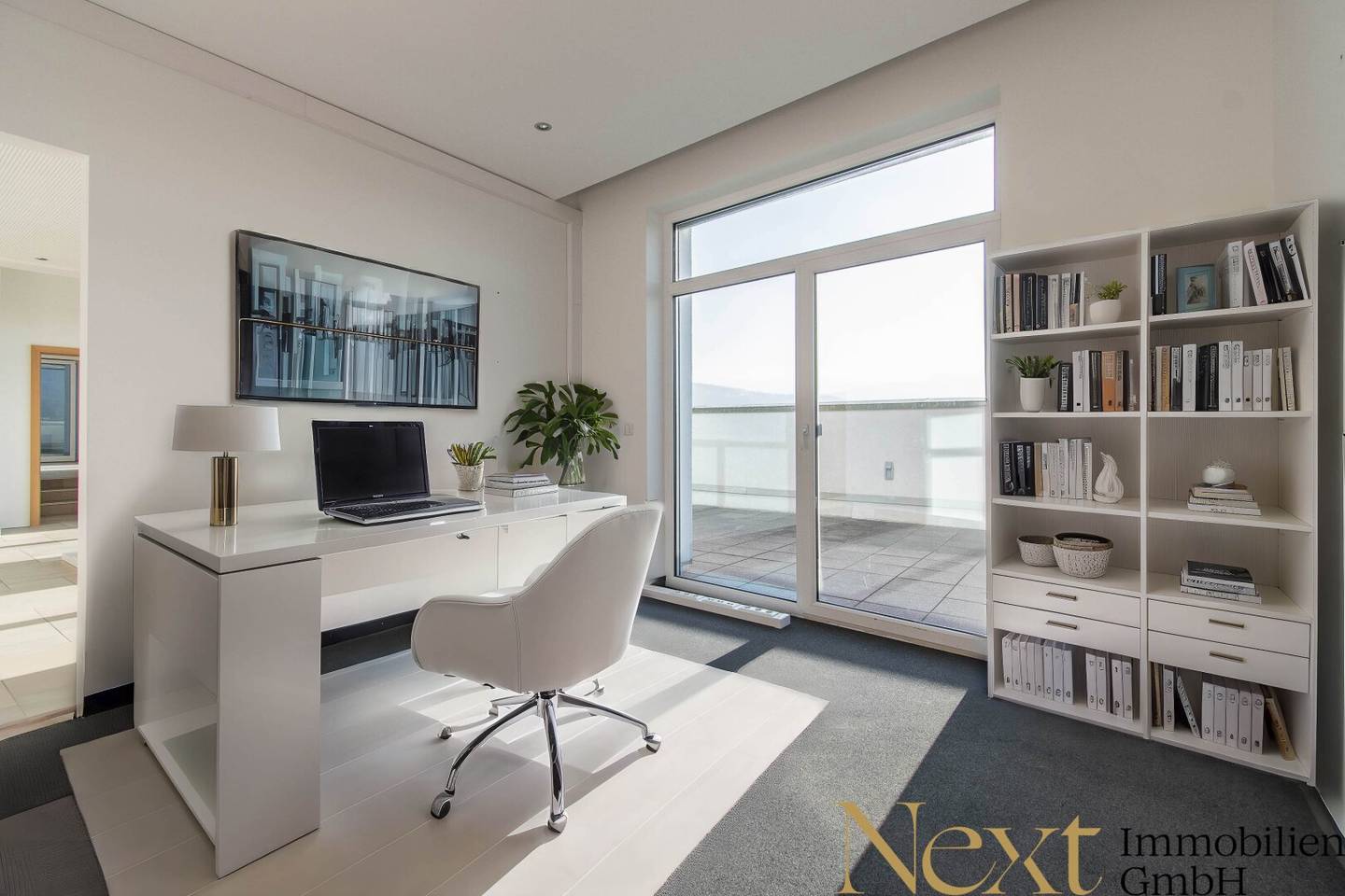 Exclusive office space with a generous rooftop terrace and direct motorway access in Schörfling am Attersee for rent