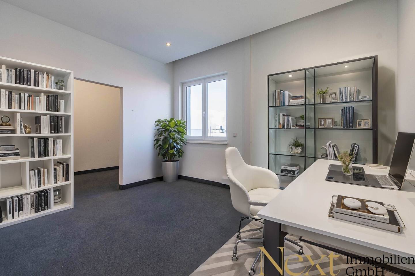 Exclusive office space with a generous rooftop terrace and direct motorway access in Schörfling am Attersee for rent