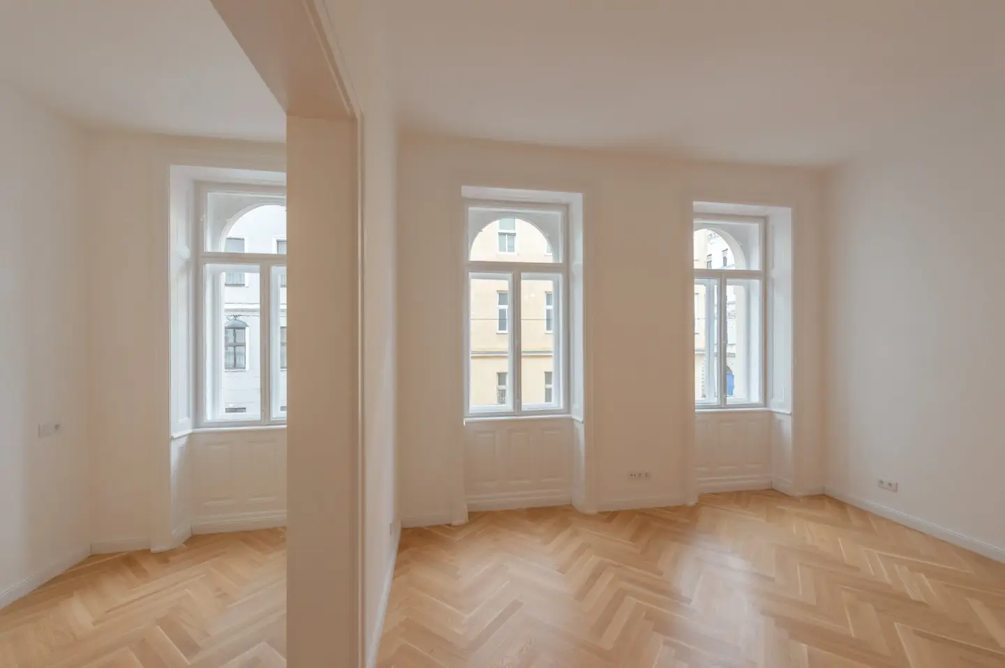 Generously renovated Altbau apartment with courtyard facing balcony at Einsiedlerplatz