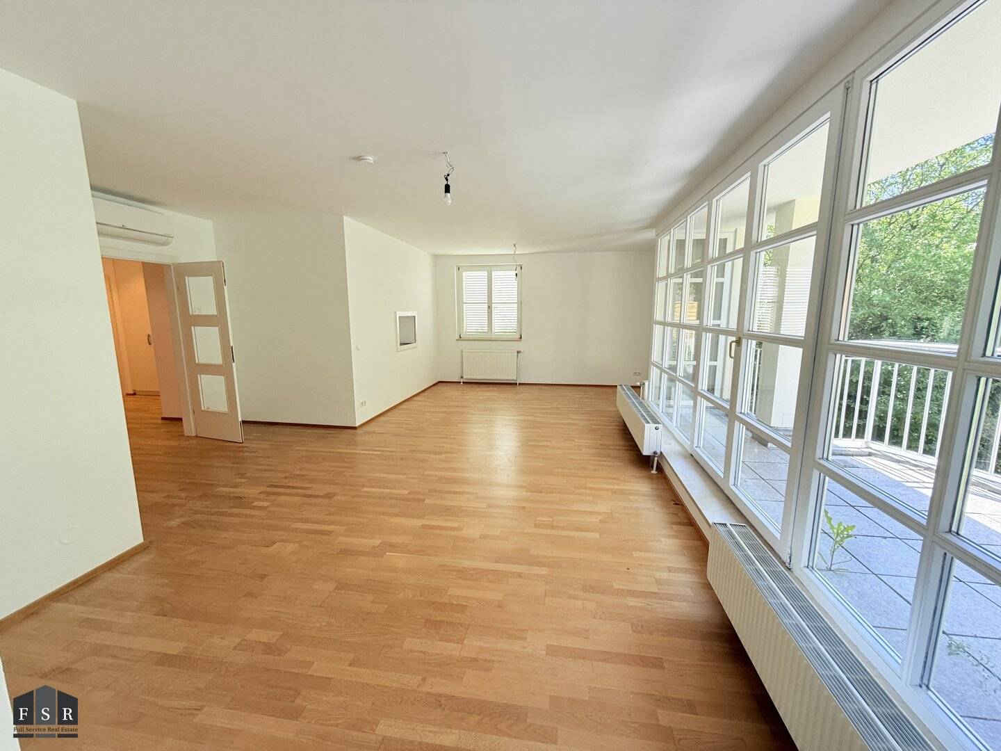 Stilvolle Wohnung mit sonniger Loggia im Grünen