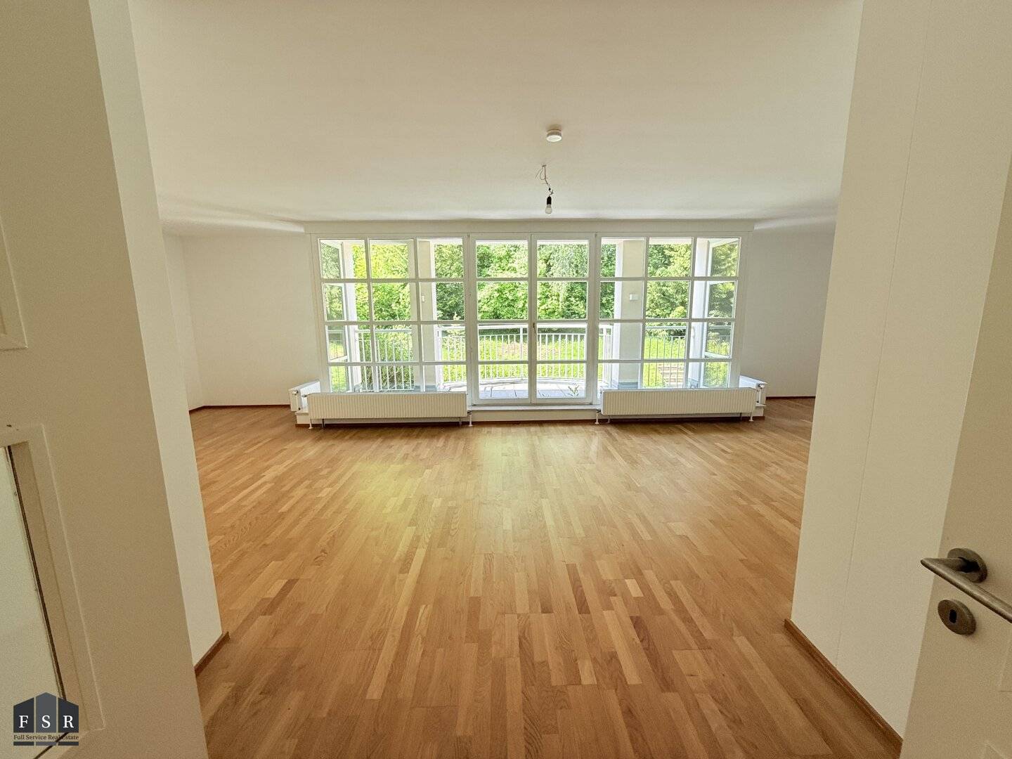 Stilvolle Wohnung mit sonniger Loggia im Grünen