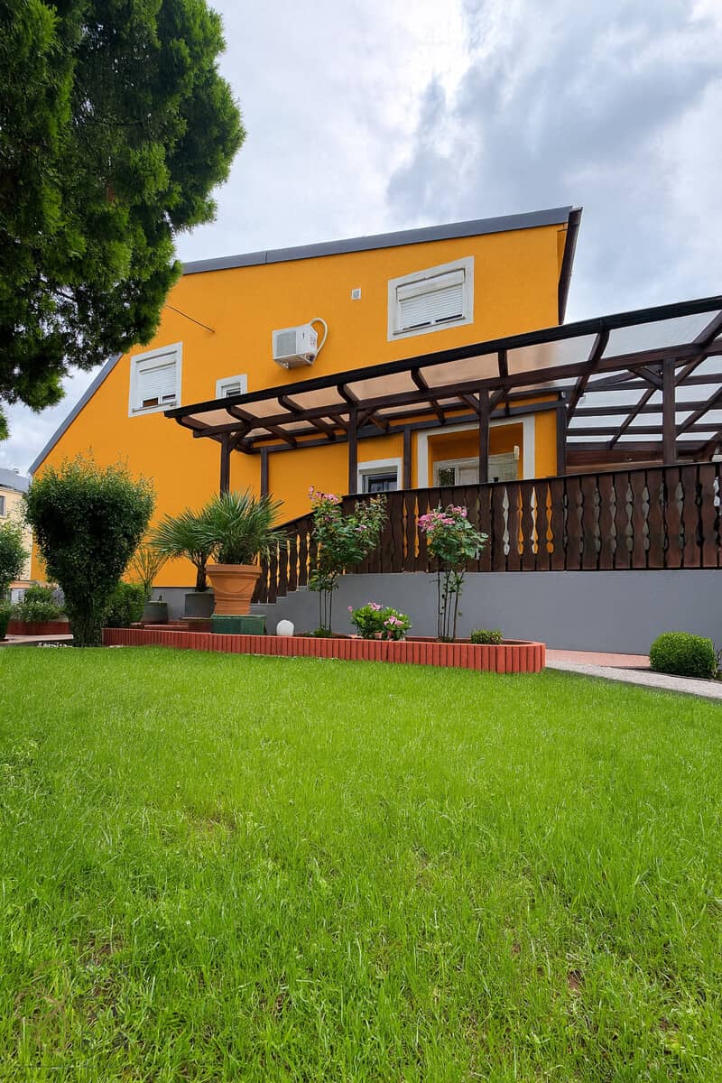 Charmantes Einfamilienhaus mit Einliegerwohnung und sonnigem Garten