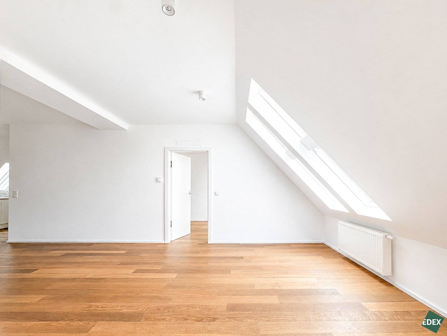 Exclusive living near Schönbrunn | Attic apartment | U4 only 100 m away