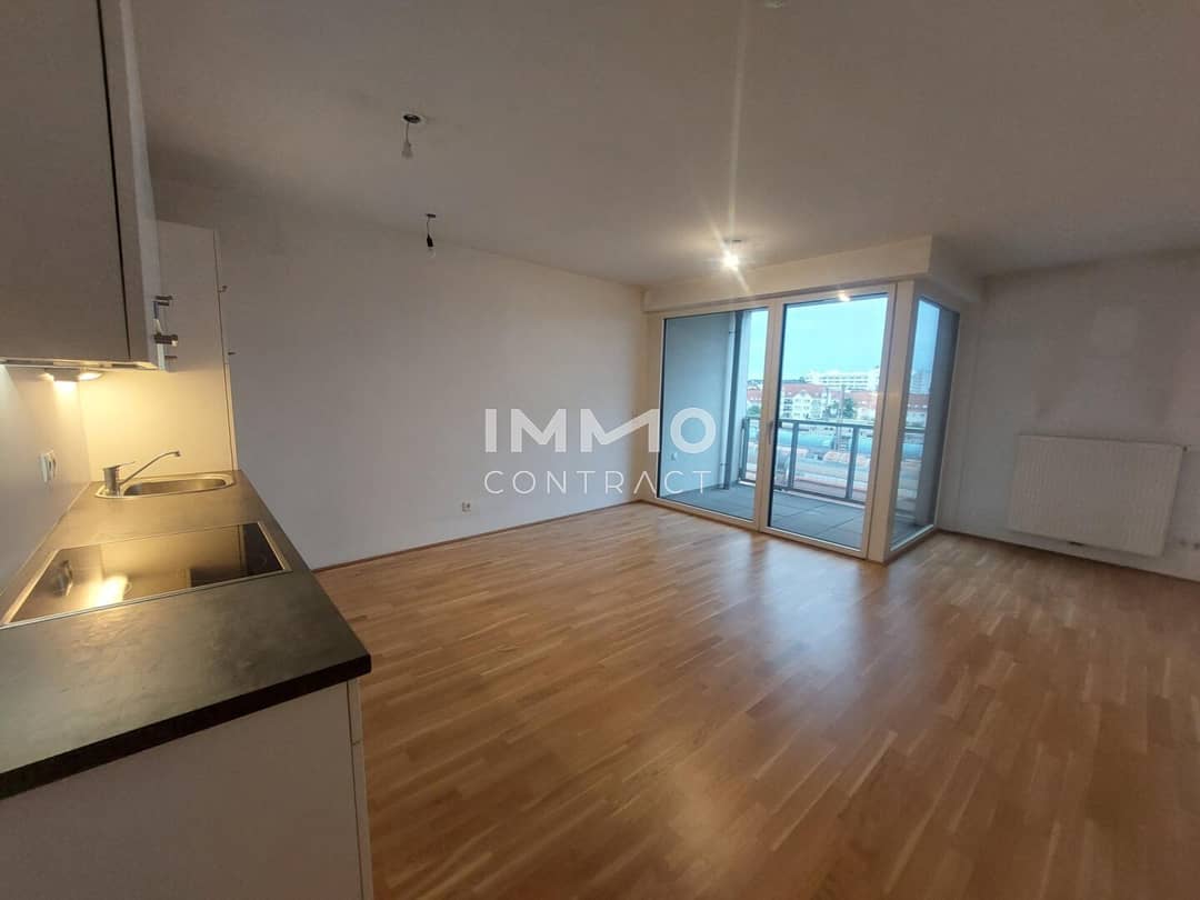 Bright apartment with loggia near Hanusch Hospital