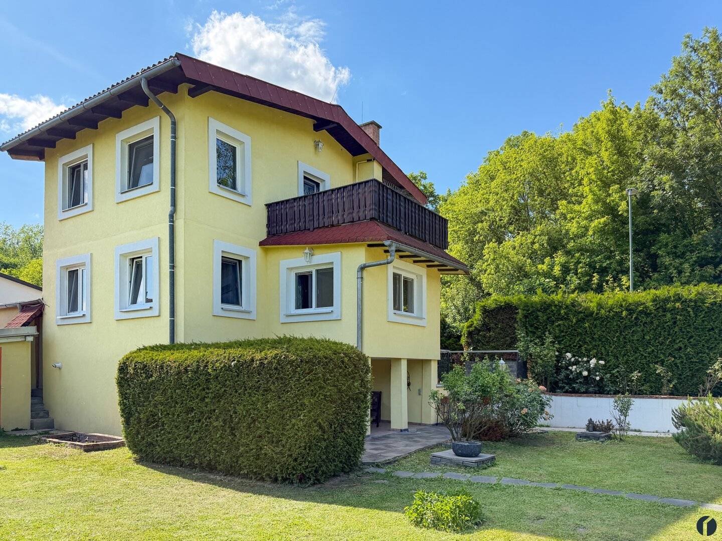 Einfamilienhaus mit Garten Pool und Donaulage