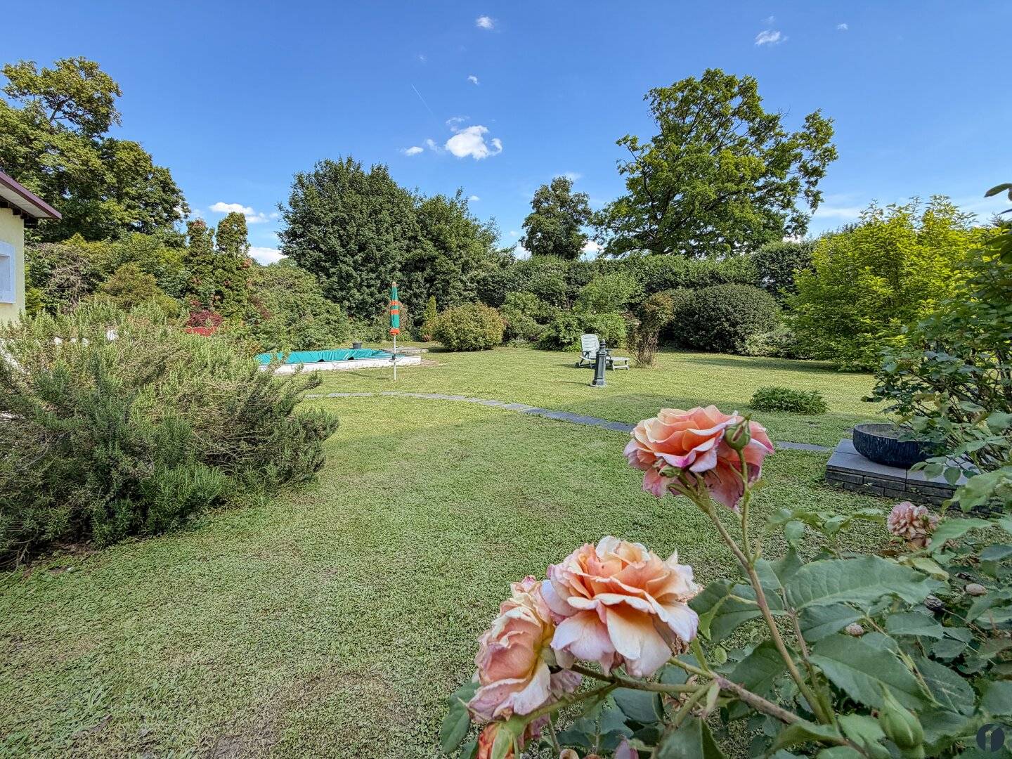 Einfamilienhaus mit Garten Pool und Donaulage