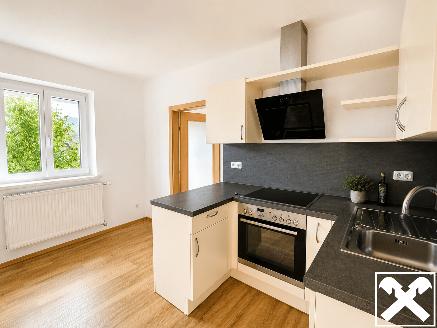 Family home with garden and terrace in quiet location