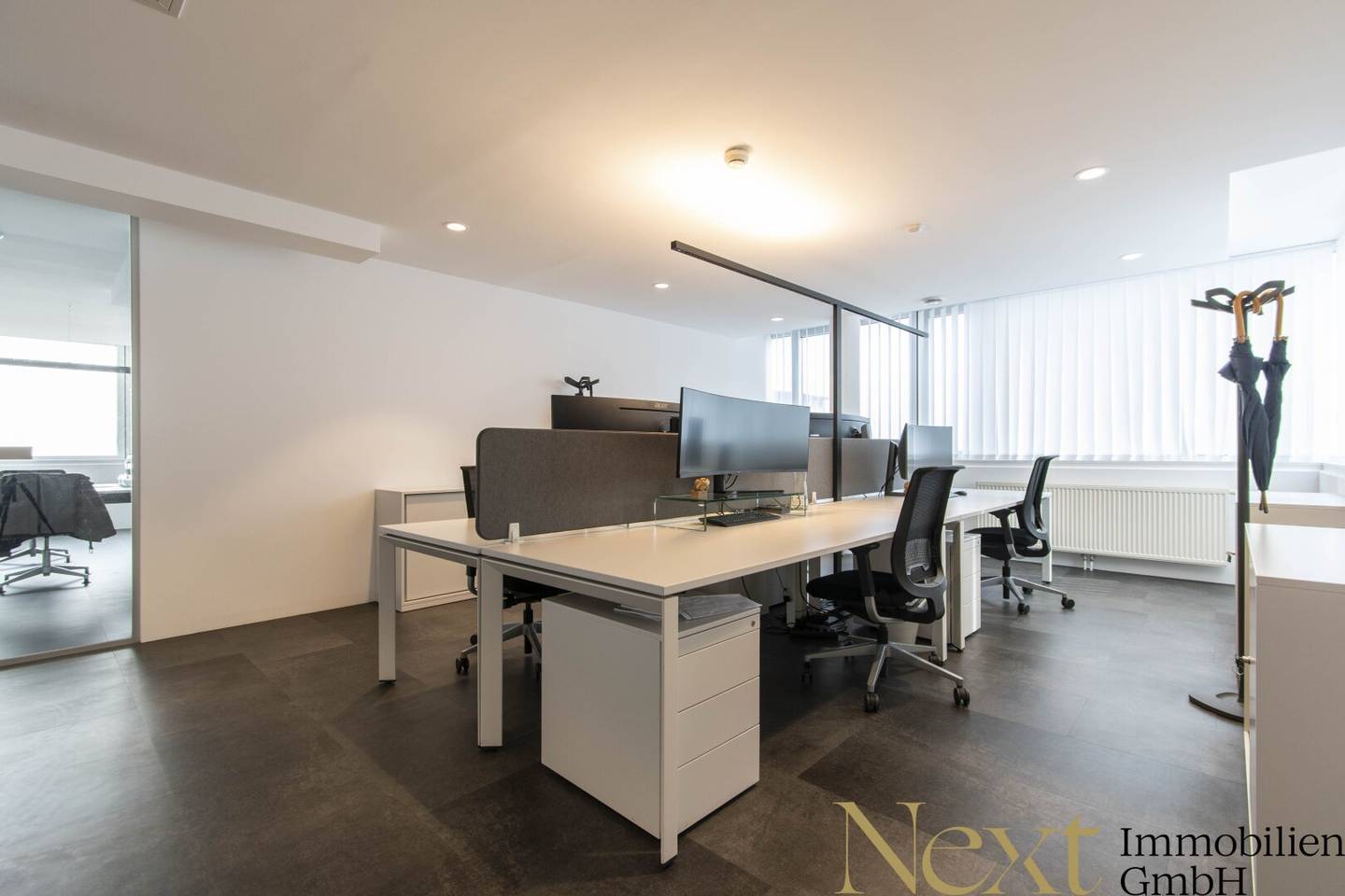 Bright and modern office space (15th floor) in City Tower II in Linz for rent!