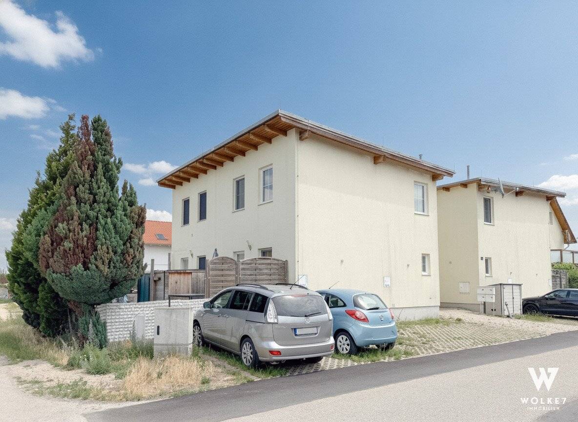 Vollvermietete Reihenhausanlage mit Photovoltaik in Seyring