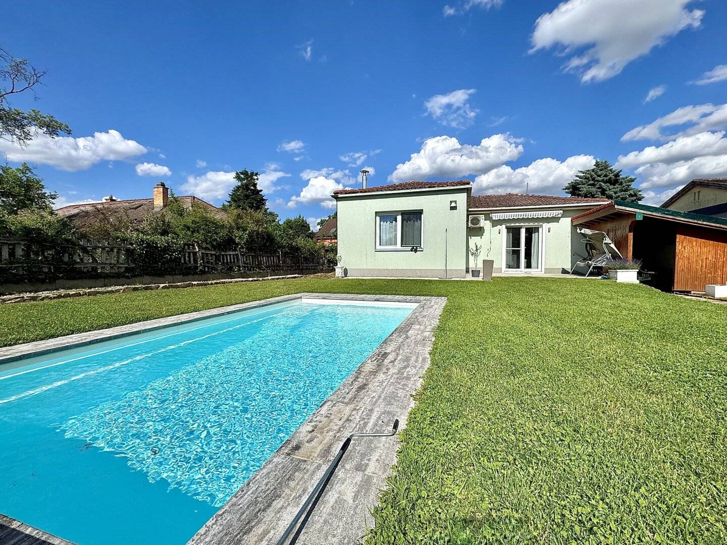 Bungalow with Pool and Terrace in Peaceful Location