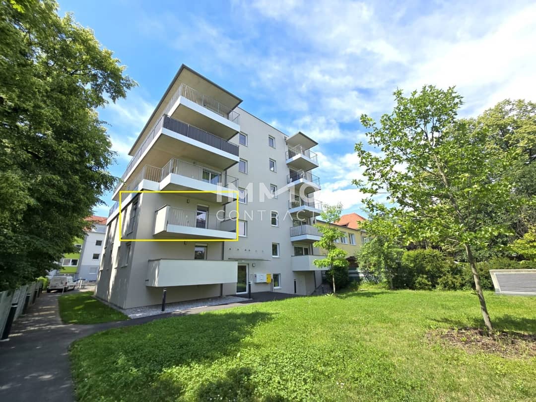Modern apartment with balcony and fitted kitchen
