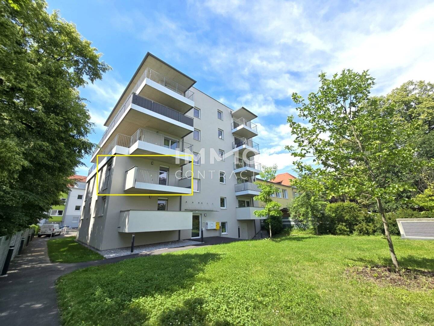 Modern apartment with balcony and fitted kitchen