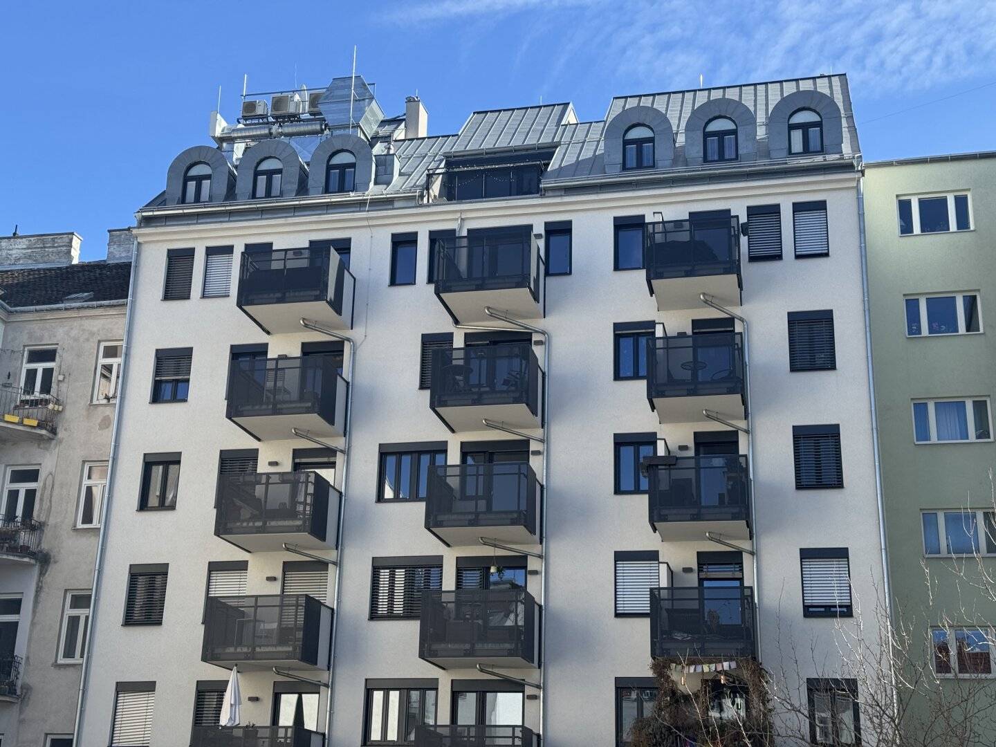 Q4 Mariahilf - Modern Penthouse with Loggia, Terrace & Panoramic View