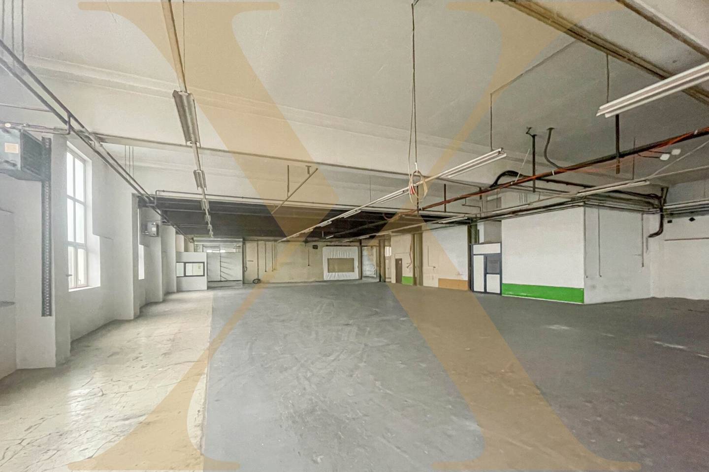 Warehouse production hall in a traffic optimally located area in Enns for rent Divisible