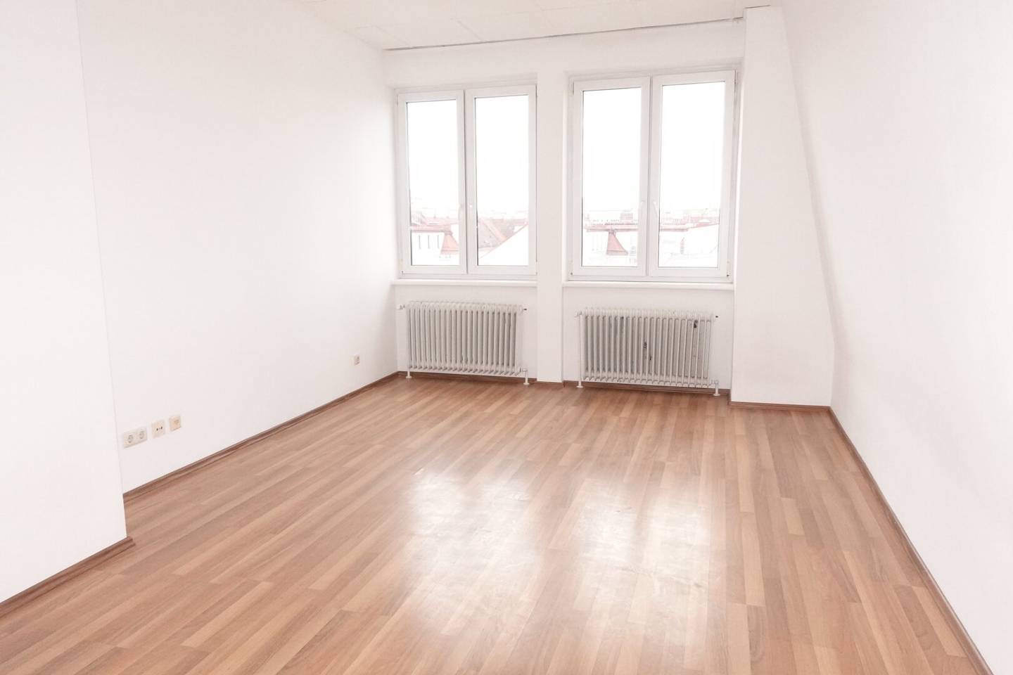 Helle Dachgeschosswohnung mit Fernblick in Wien
