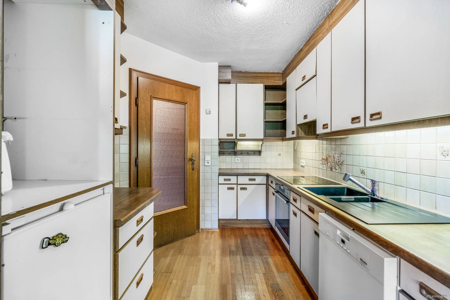 Helle Etagenwohnung mit Balkon und Bergblick