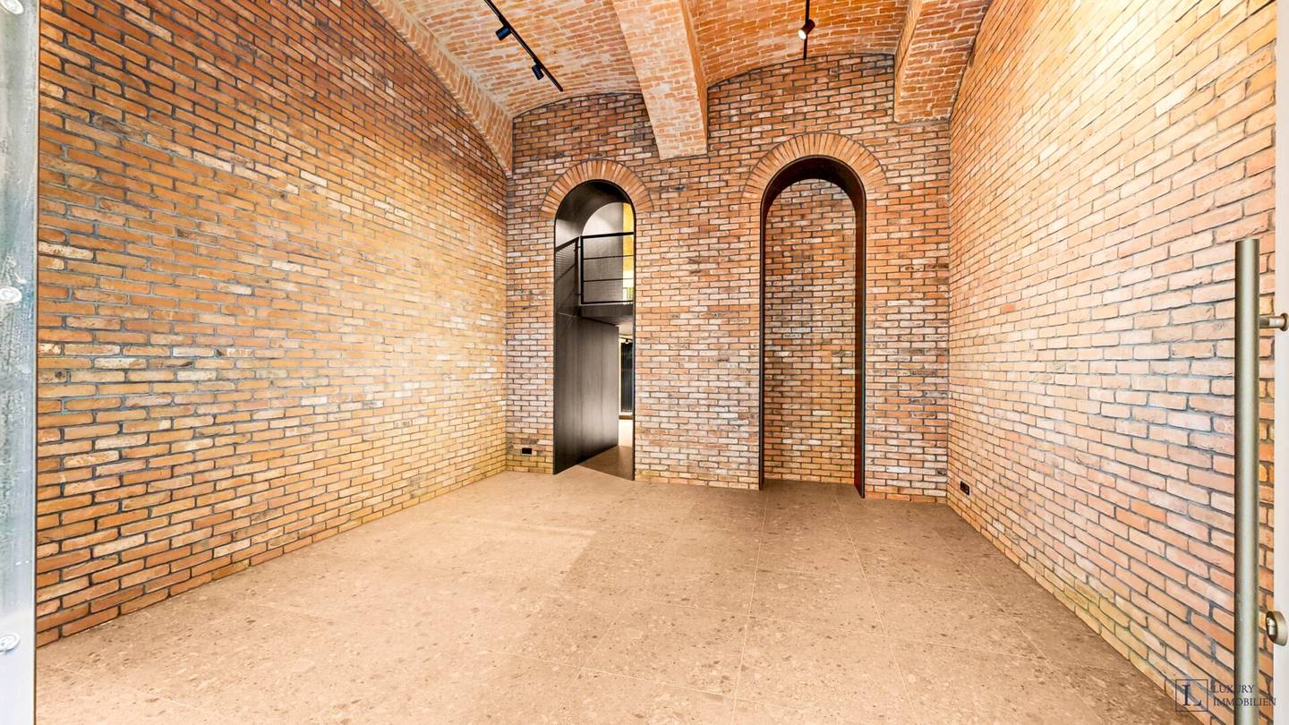 Loft-Style Business Space with Historic Features in Central Vienna