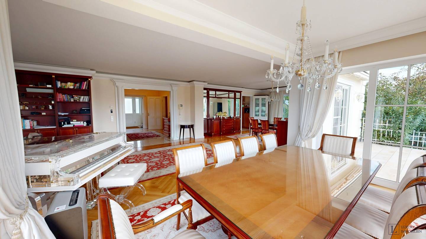 Classic Villa with Panoramic View and Pool