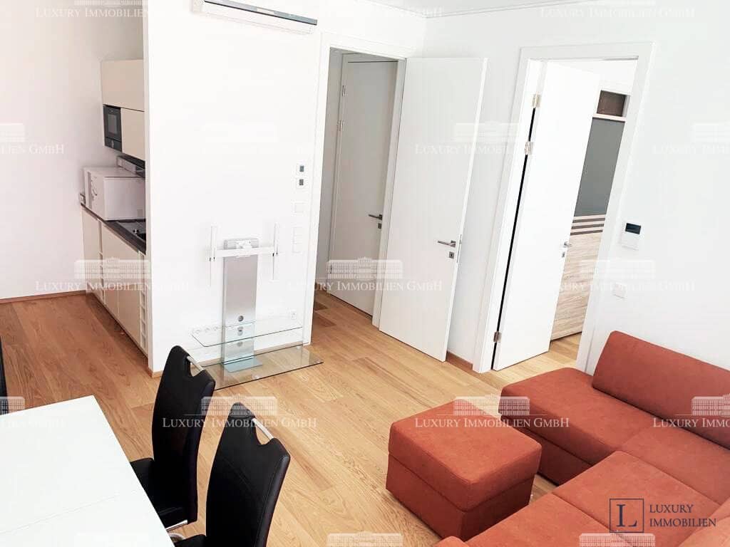 Bright new build apartment with balcony and loggia in the embassy quarter
