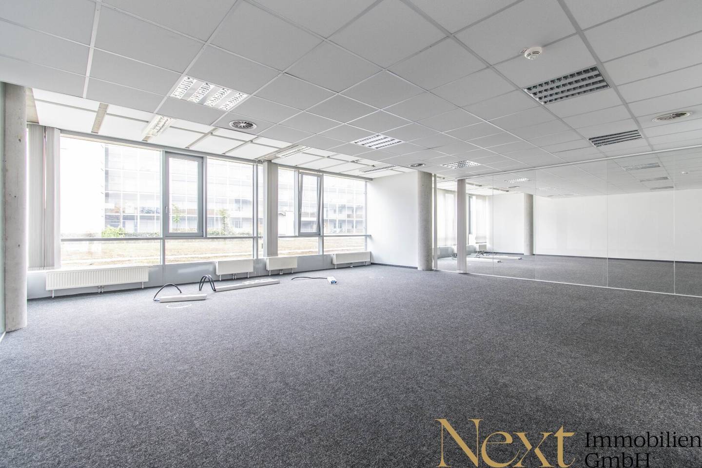 Ideally located office space (optional with storage) in Lenaupark in Linz for rent
