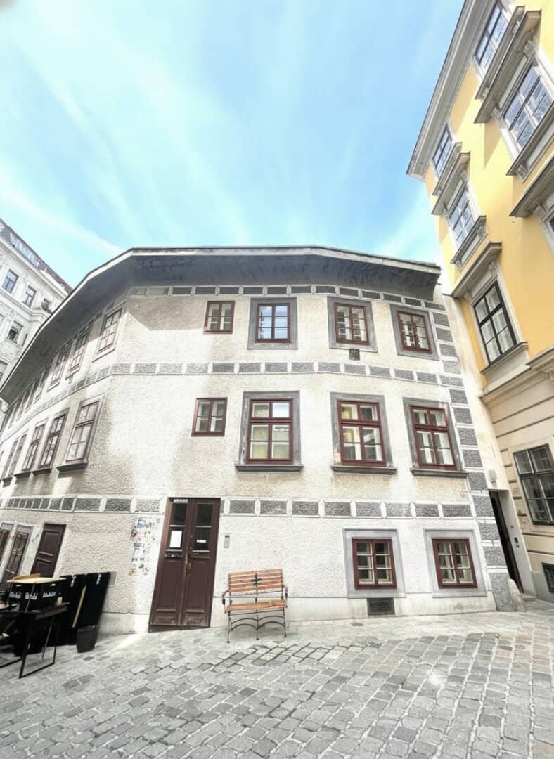 Charmante Altbauwohnung nahe St Ulrichs Platz