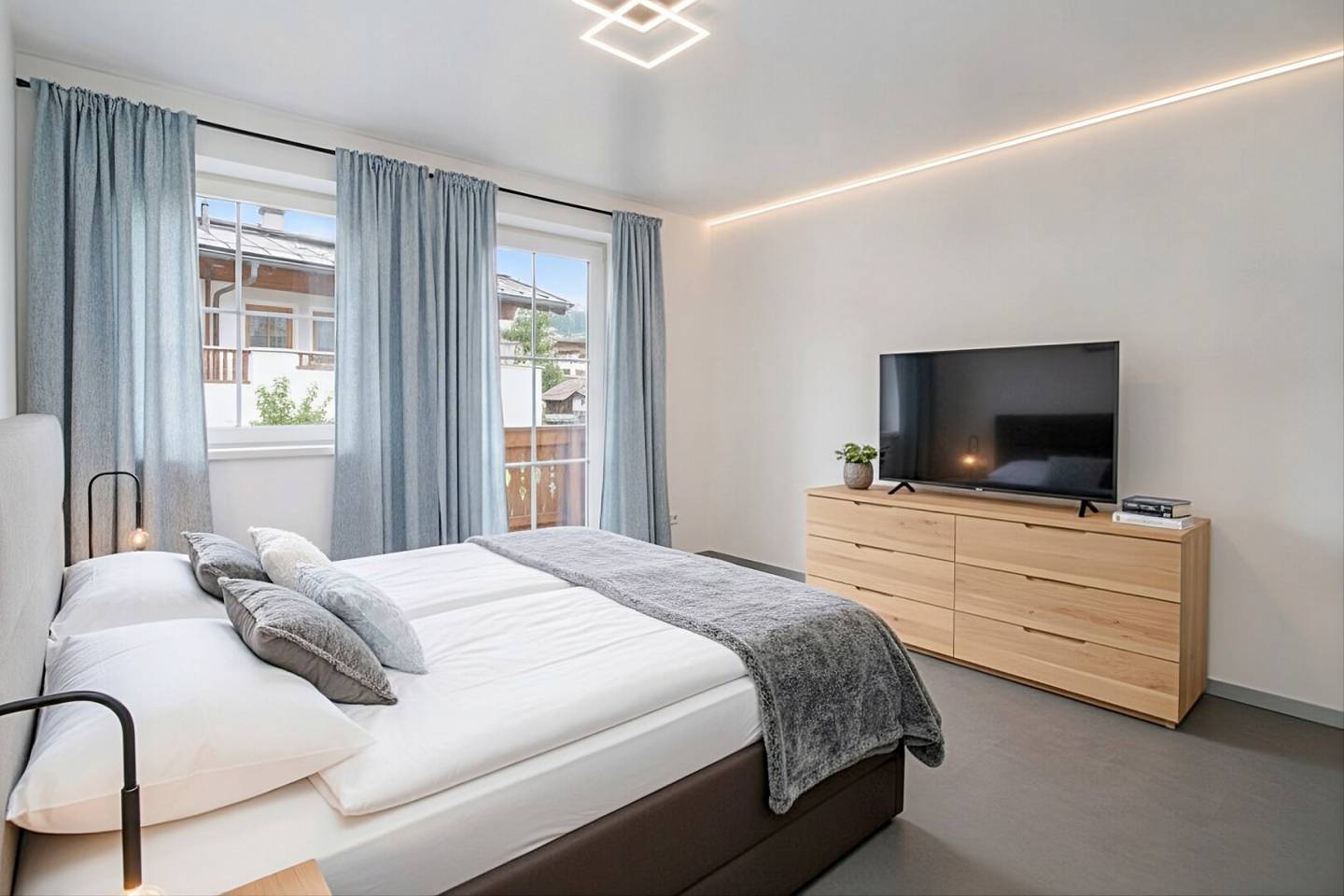 Charmanter Hausanteil mit Balkon und Terrasse in sonniger Lage