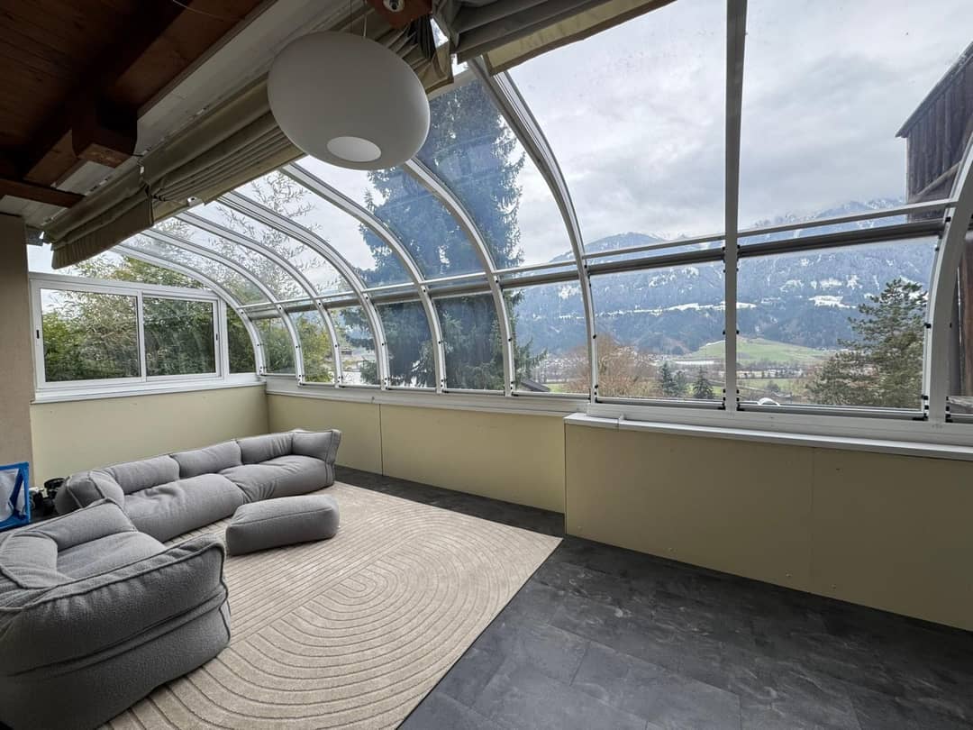 Barrierefreie Etagenwohnung mit Wintergarten und Waldrandblick