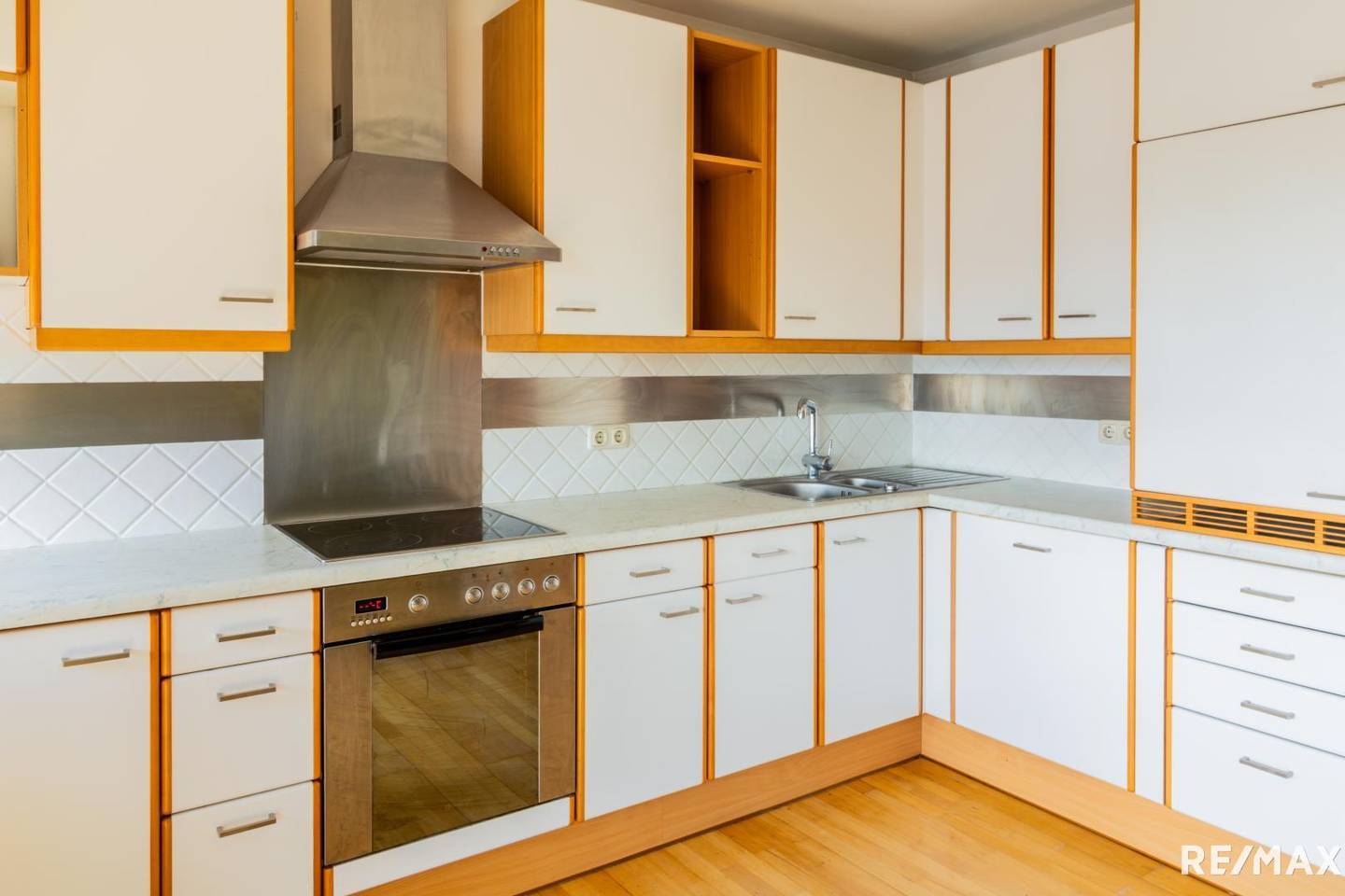 Helle 3 Zimmer Wohnung mit zwei Balkonen