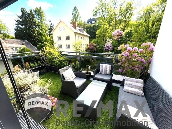 Maisonette penthouse with four terraces in Grinzing