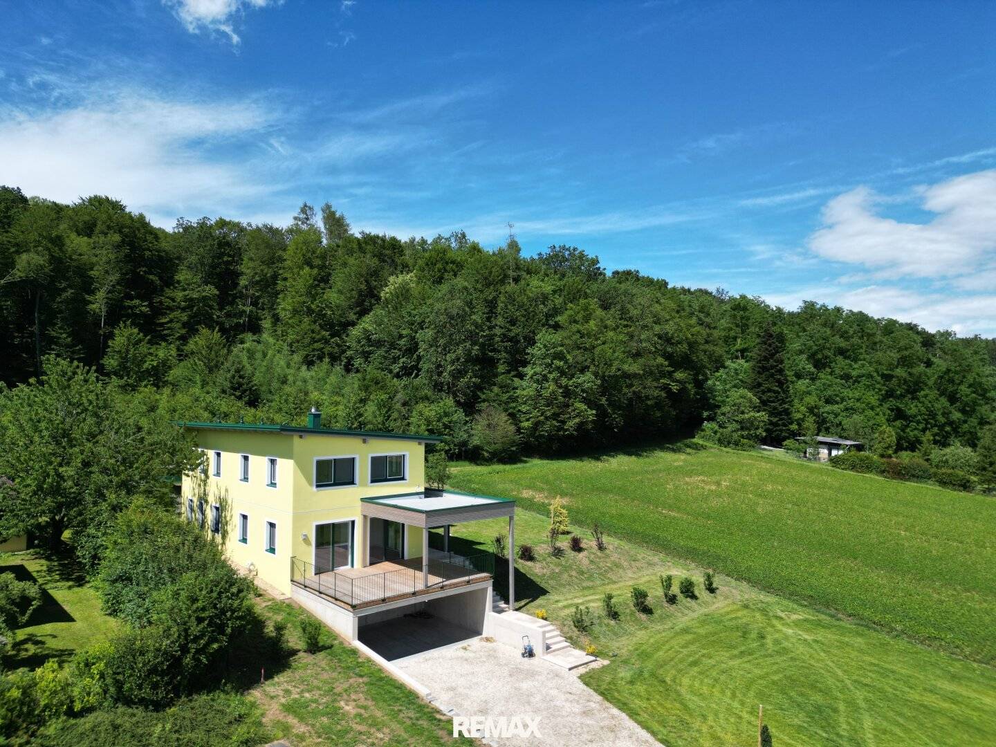 Neubau Einfamilienhaus mit Panorama Terrasse und großem Garten