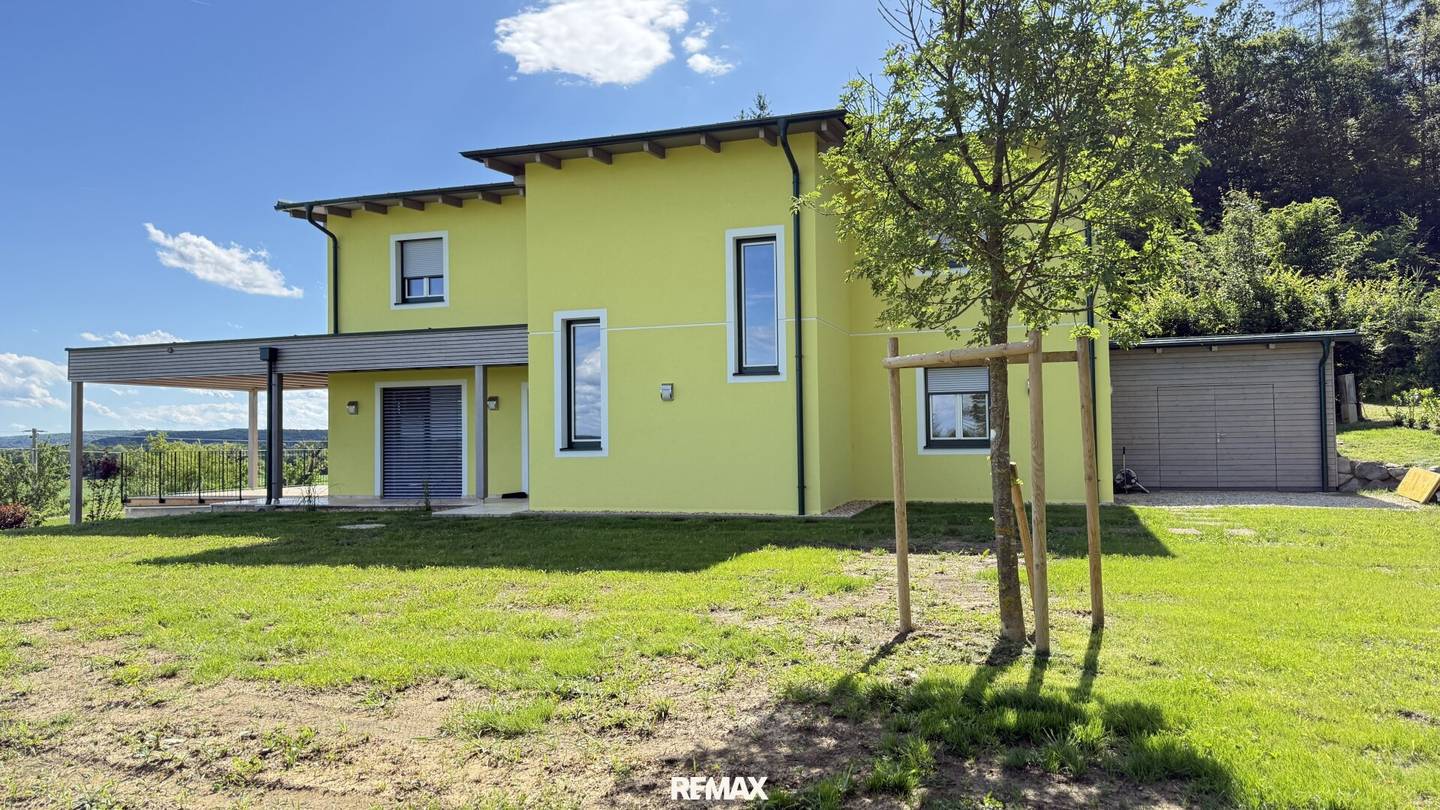 Neubau Einfamilienhaus mit Panorama Terrasse und großem Garten