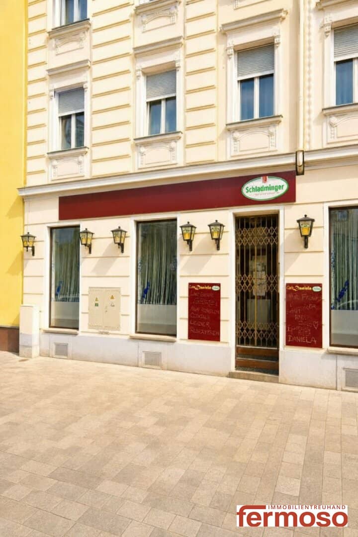 High Yield Café in Jedlesee with Rooftop Terrace