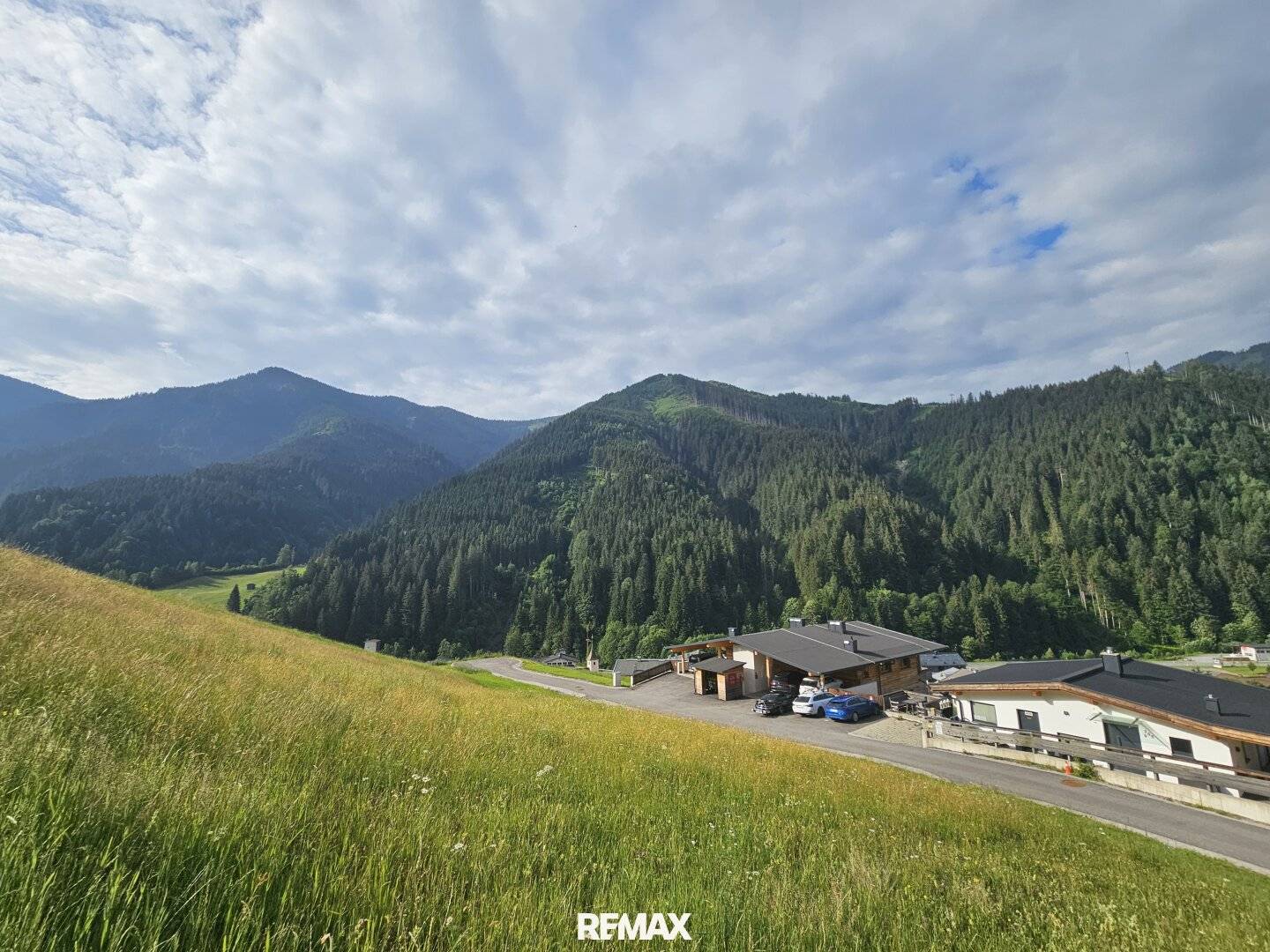 Grundstück mit Panoramablick und Bebauungsplan