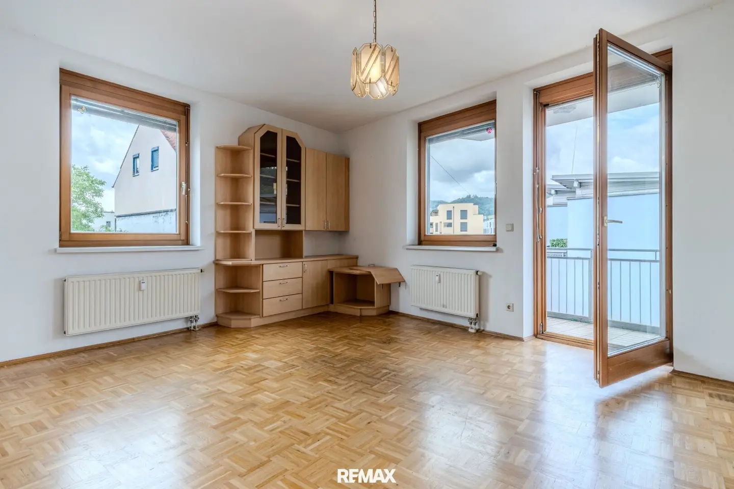 Helle 2-Zimmer-Wohnung mit Balkon und Tiefgaragenplatz
