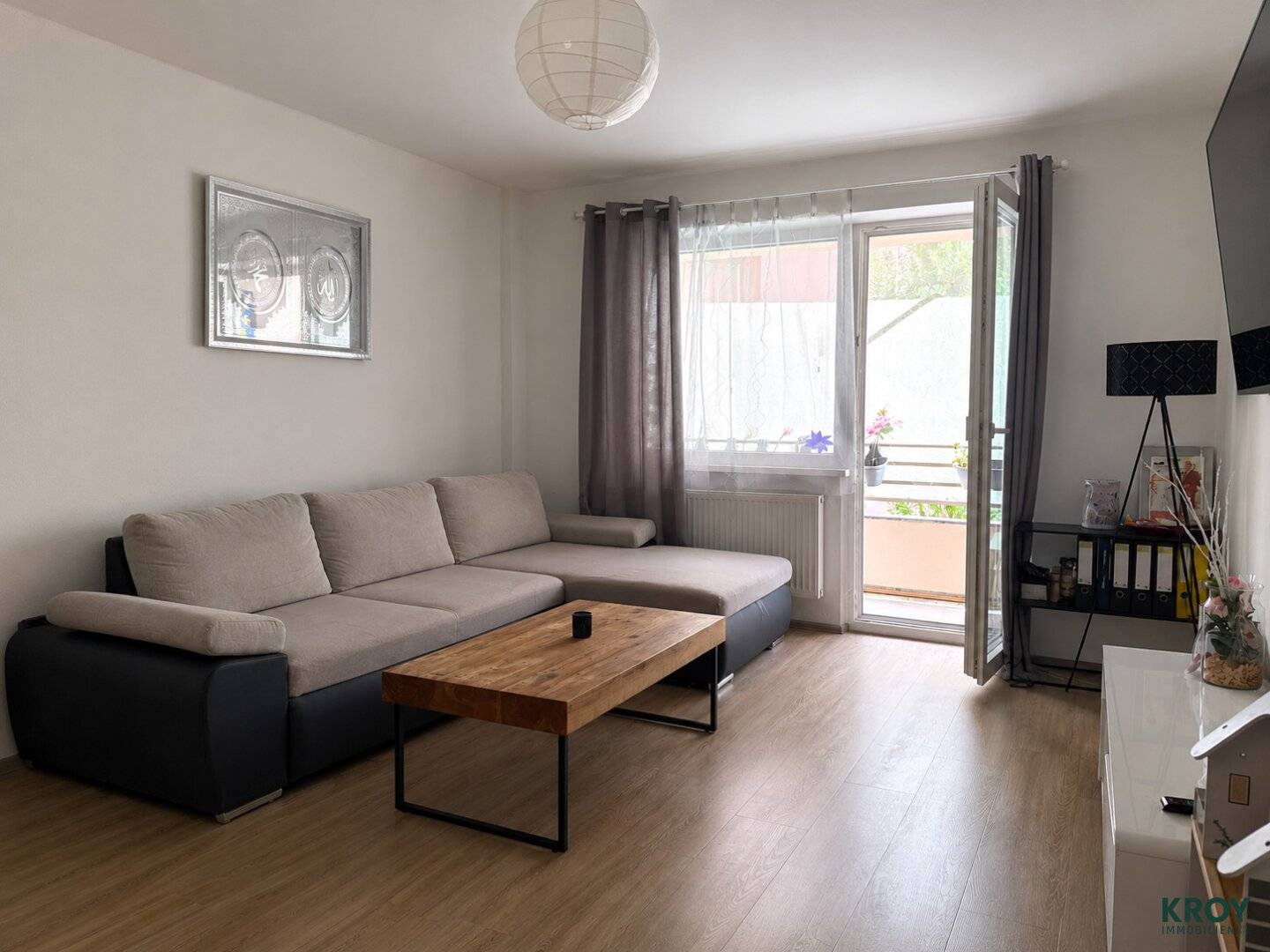 Apartment with loggia and fitted kitchen in central location