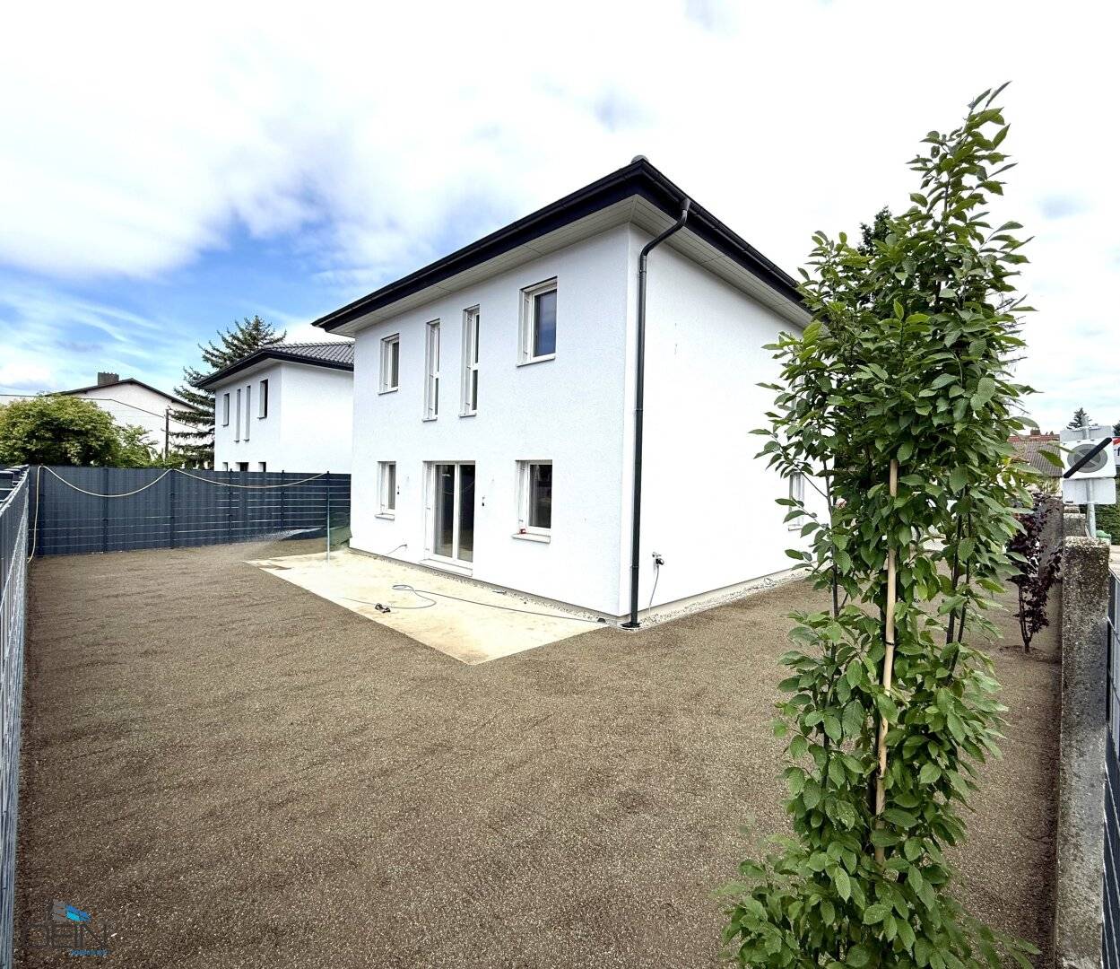 NEW! DREAMLIKE 4 ROOM DETACHED HOUSE WITH PRIVATE GARDEN AND GARAGE NEAR KAUFPARK VÖSENDORF