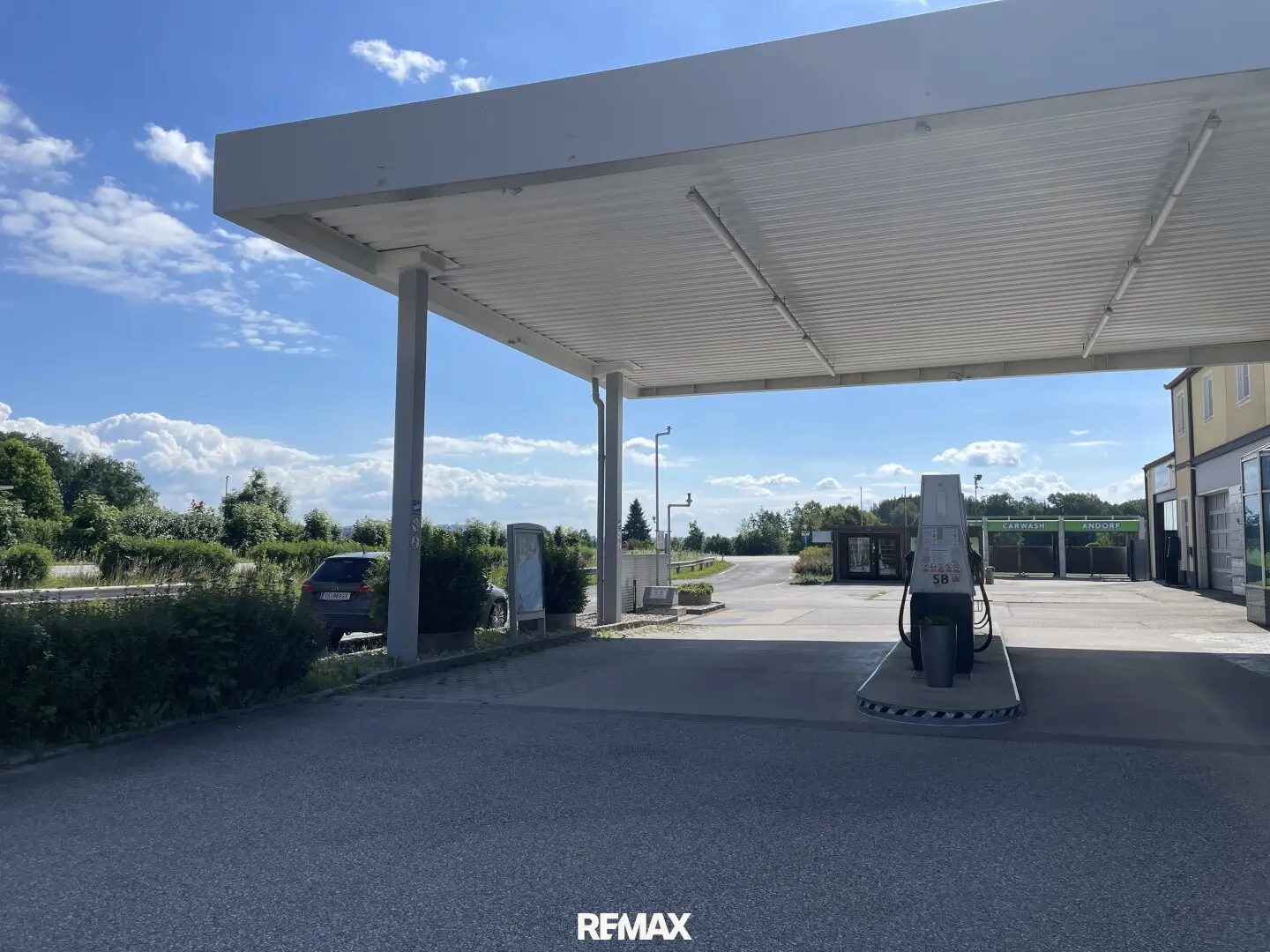 Commercial Property with Petrol Station Gastronomy and Accommodation