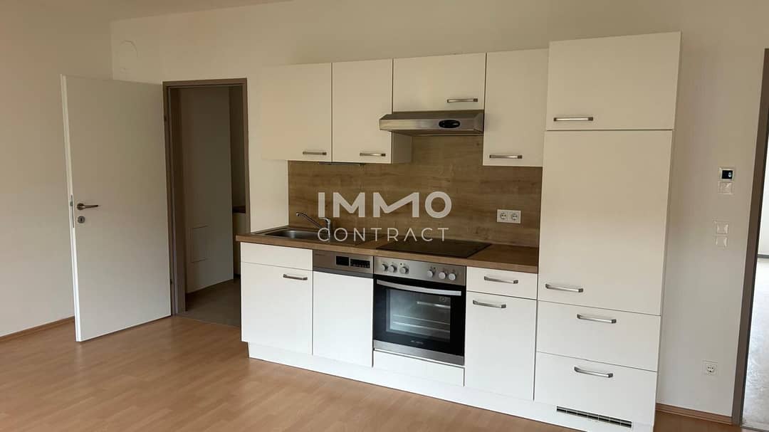 Barrier-free apartment with balcony and fitted kitchen