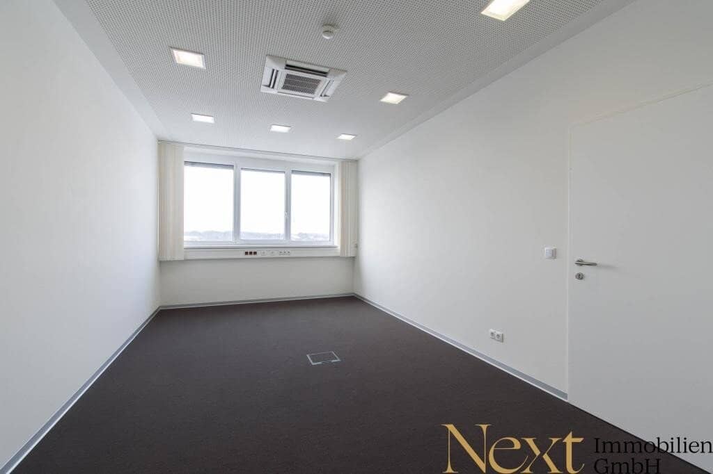 Attractive office space in Eberstalzell for rent