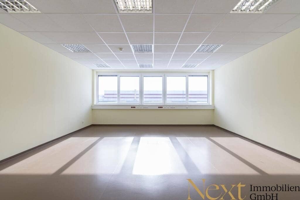Attractive office space in Eberstalzell for rent