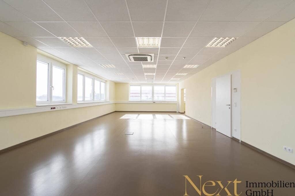 Attractive office space in Eberstalzell for rent