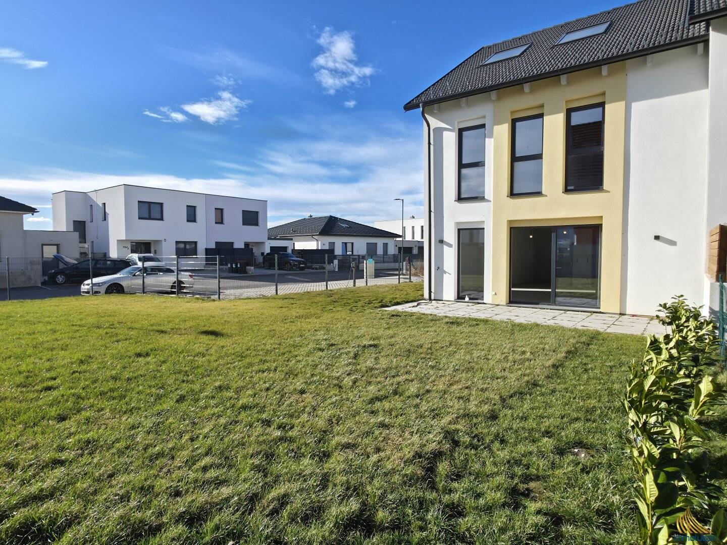 Modernes Reiheneckhaus mit Garten und Südwest Ausrichtung